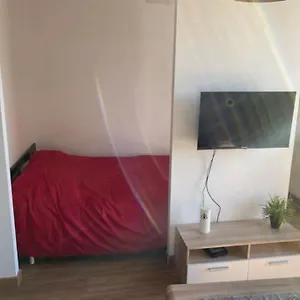 T2 Parking Prive 100 M Remparts Gare 10mn A Pieds Appartement